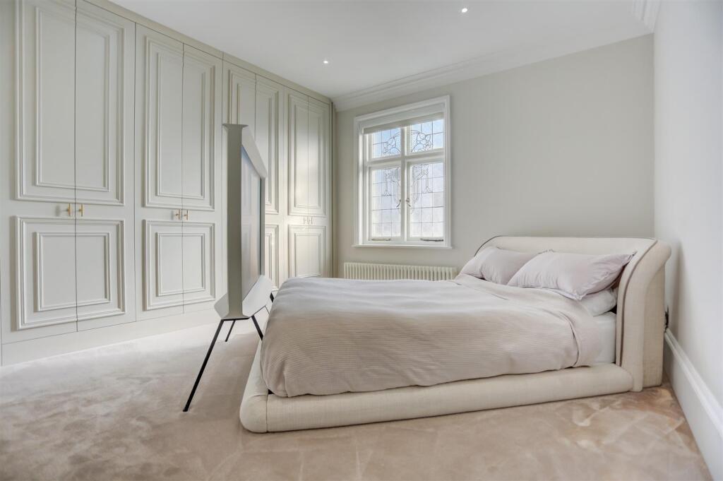 Bedroom 6.jpg