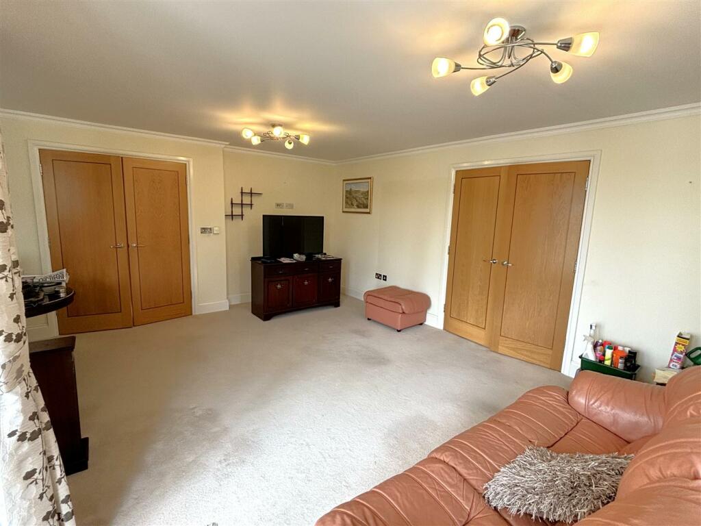 Living Area.jpeg