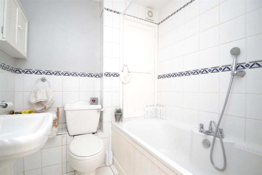 Bathroom.JPG