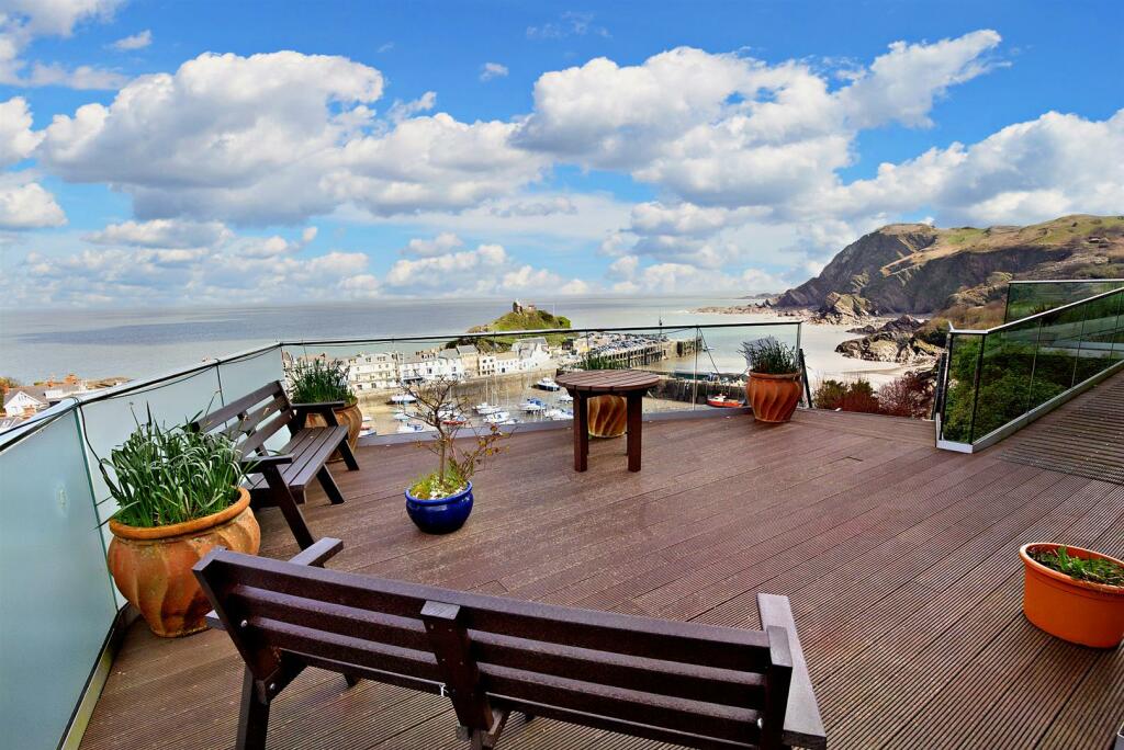 Communal Decking Area