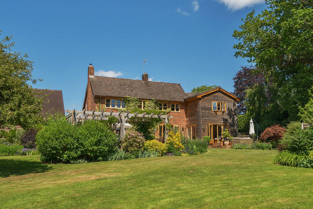 1303673-5-6852d80...