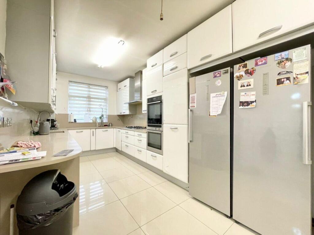 Kitchen--1200x900.jpg