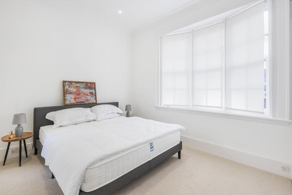 Montagu Square 33B, 