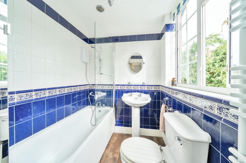 1327928-21-6883af...