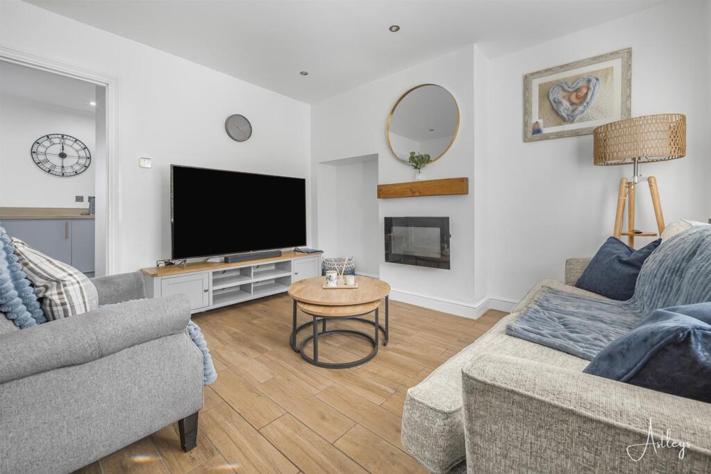 Another Aspect Of The Lounge