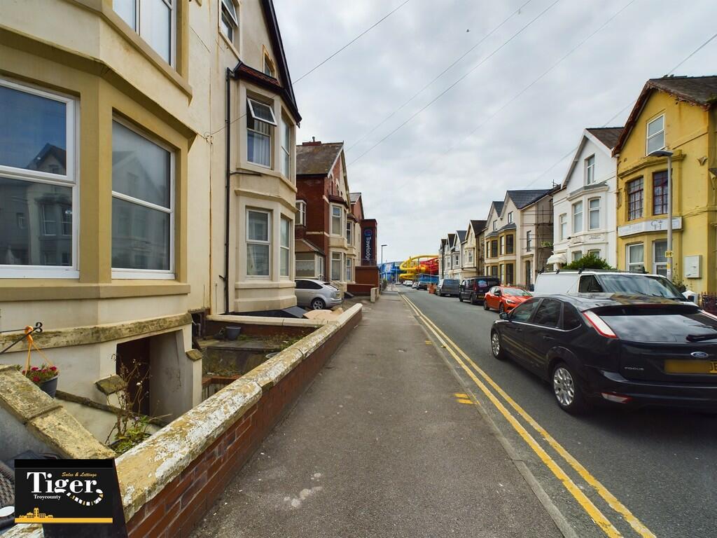 CAM02176G0-PR0293...