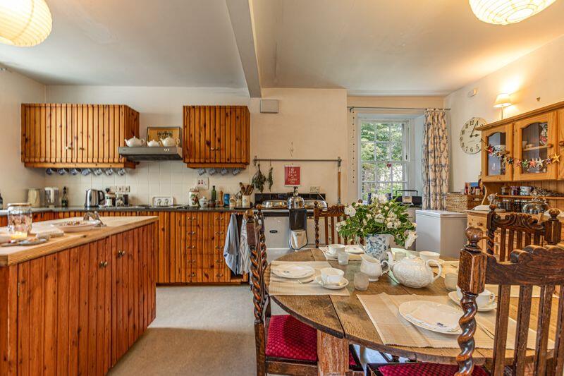 Breakfasting Kitchen