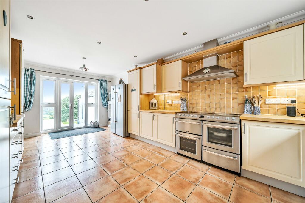 Kitchen/Breakfast Rm