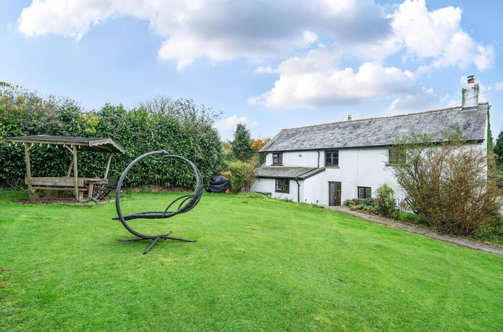 1369615-5-6908d12...