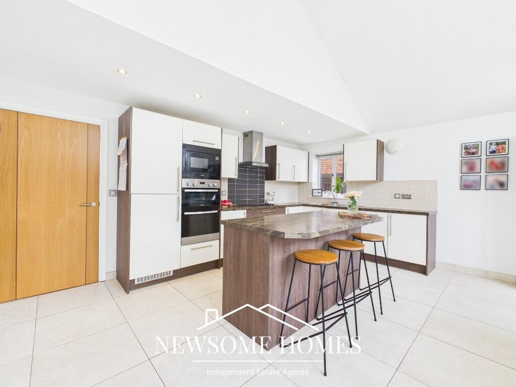 Kitchen/ Family Room