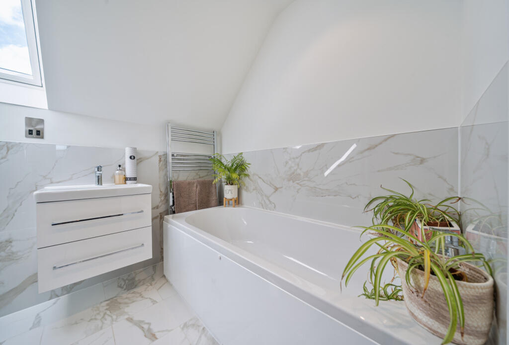 1354936-11-68c7ff...