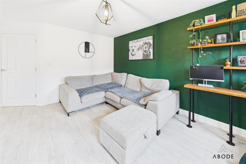 CAM04913G0-PR0097-STILL003.jpg