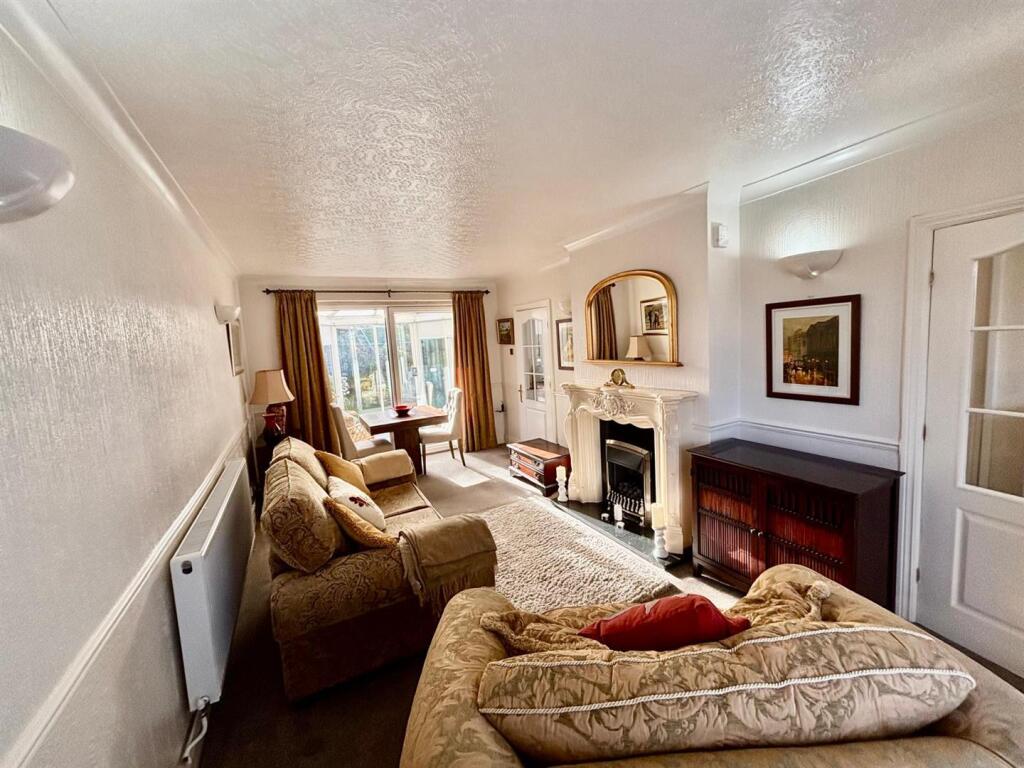 Living Room: