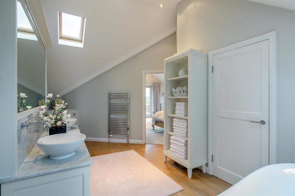8629714-interior58.jpg