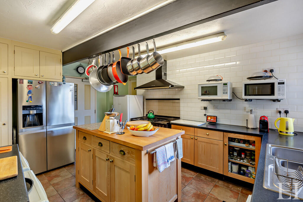 8591206-interiorw...