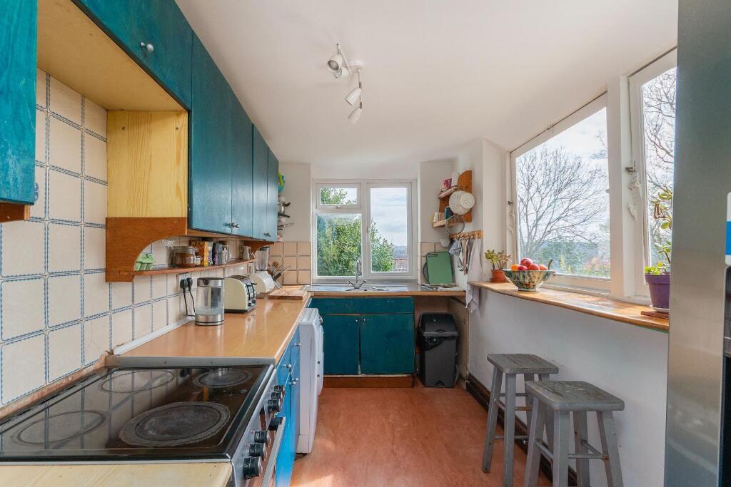 2F6RMR - Kitchen C.jpg