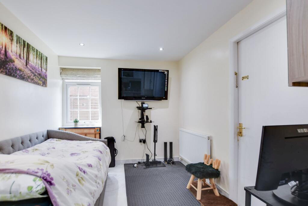 Ground Floor Sixth Bedroom/Family Room