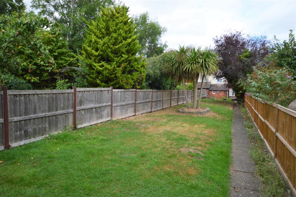 GARDEN 1.JPG