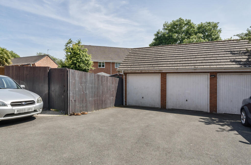 1311831-15-68517a...