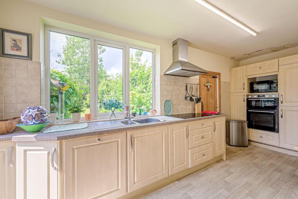 Kitchen Area 1