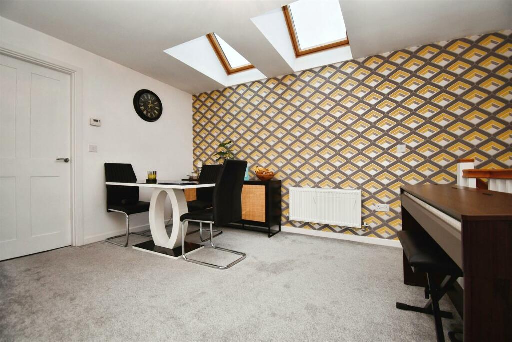 Lounge / Dining Room