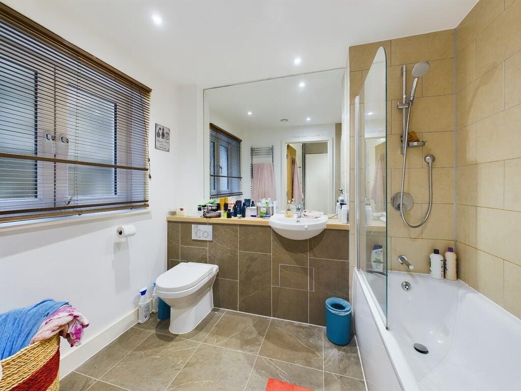 CAM03974G0-PR0041...