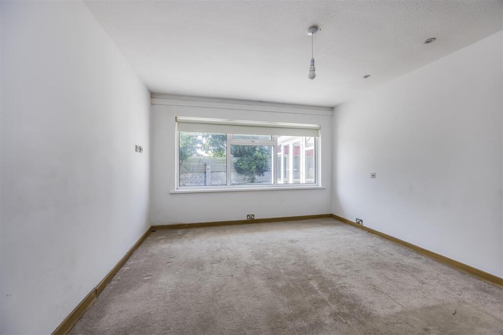 18 Warren Close, Hayling Island-PorticoMarketing-A