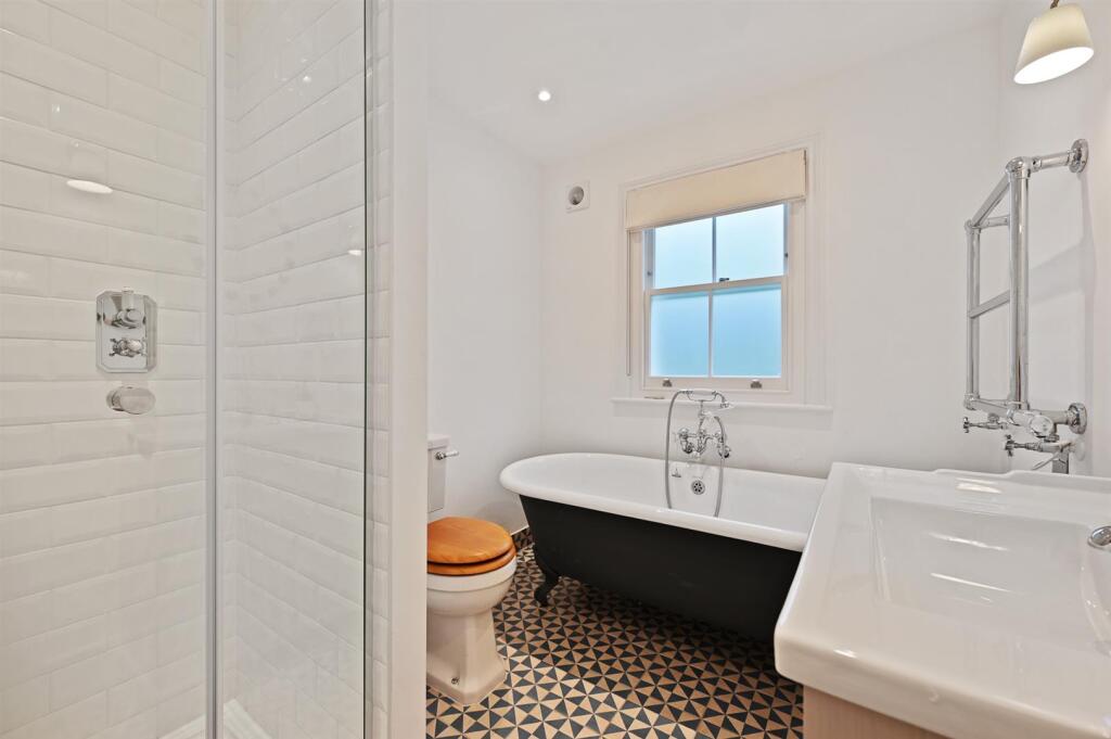 FBL - Hofland Road - Bathroom3 (1).jpg
