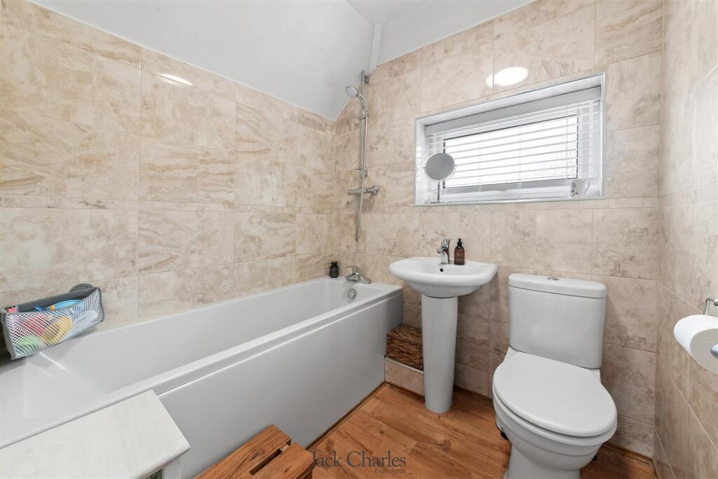 26 Riding Lane-4.jpg