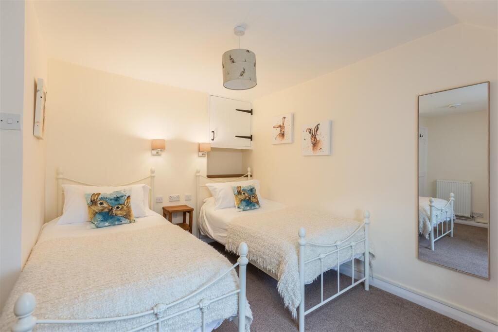 Corner Cottage-5.jpg