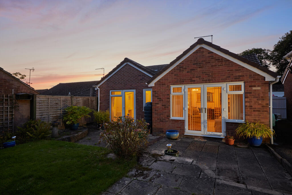 REAR GARDEN 13