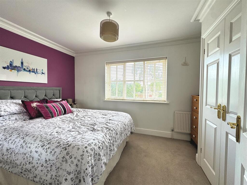 Bedroom 1.jpg