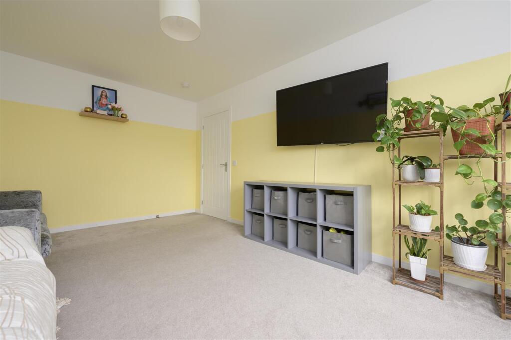 24 Jenny McCallum Way 011.jpg