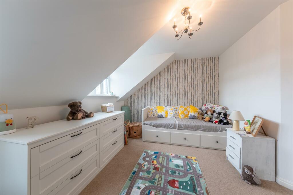 27 Harthill Close-024.jpg