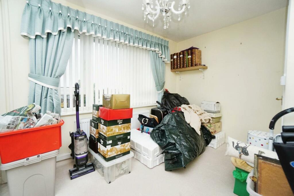 BEDROOM 2
