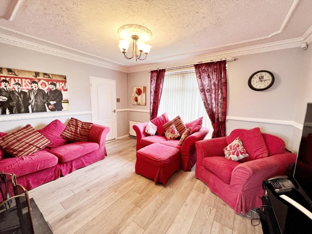 Lounge 3.jpg