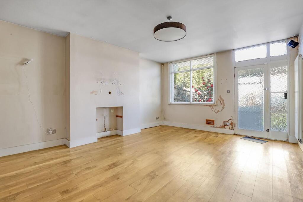 01-f8e3JHPropWorld - 1 Westhood Hill - 1-medium.jp