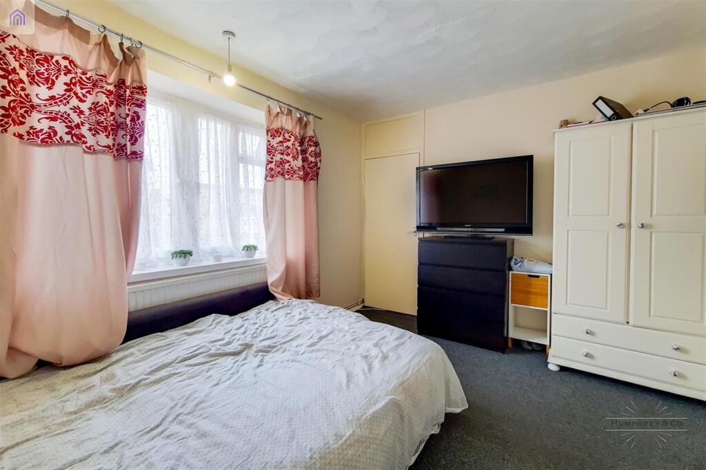 8_Main Bedroom-0.jpg