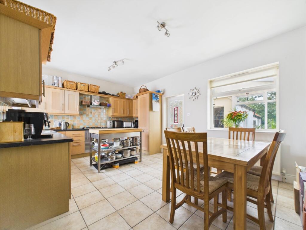 CAM02195G0-PR0081-STILL023