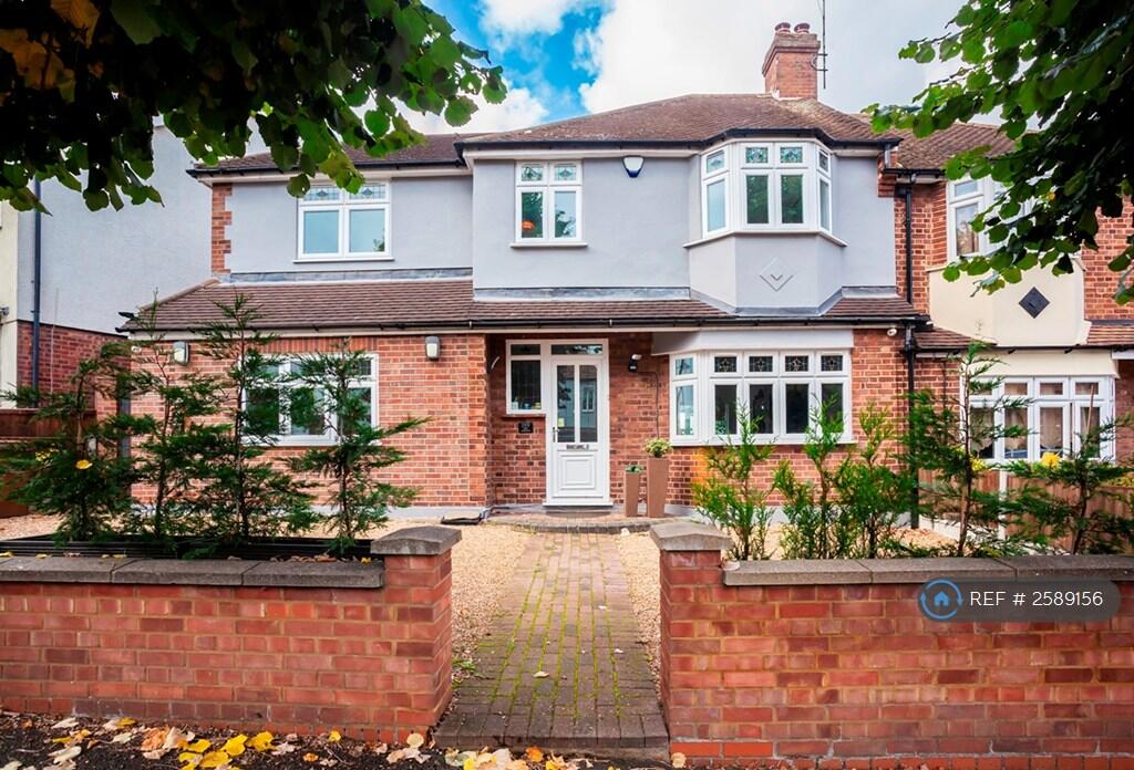 Private Front Driveway. Ample Parking Space
