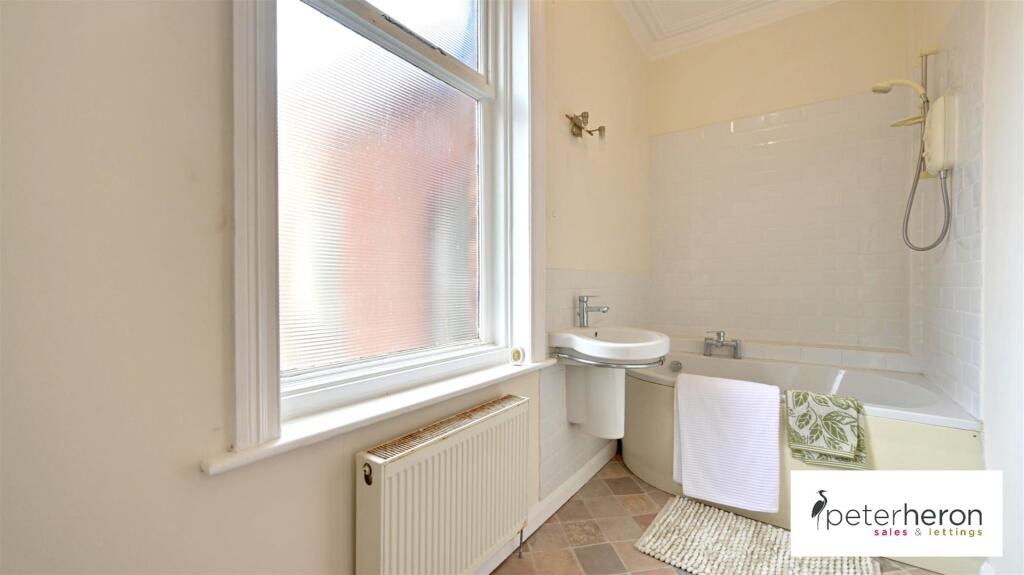 En-Suite Bathroom