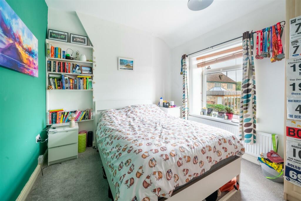 Bedroom 1.jpg