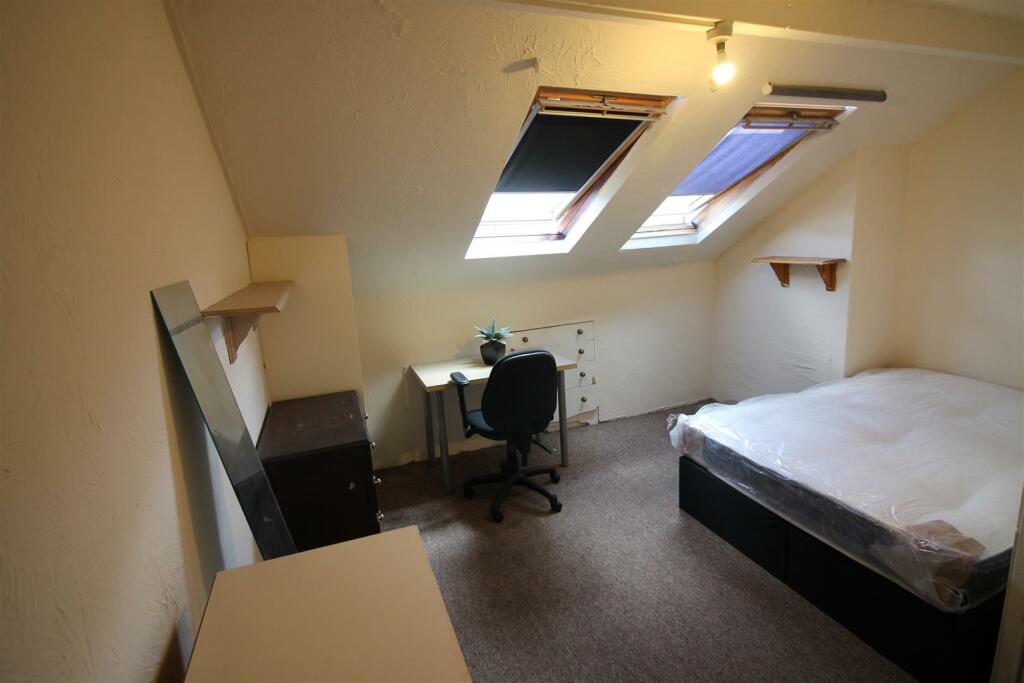 68RPA- Bedroom 6.JPG