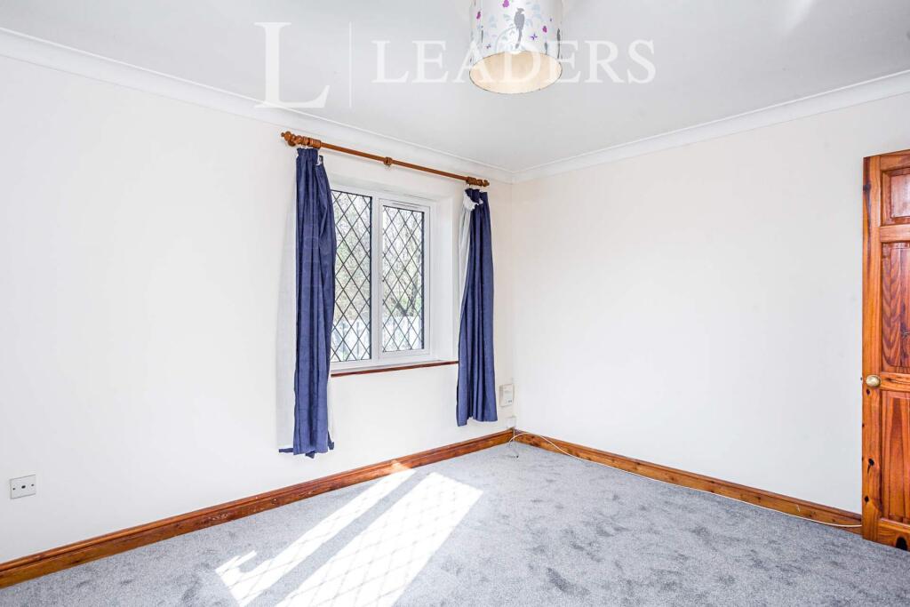 Living room 3