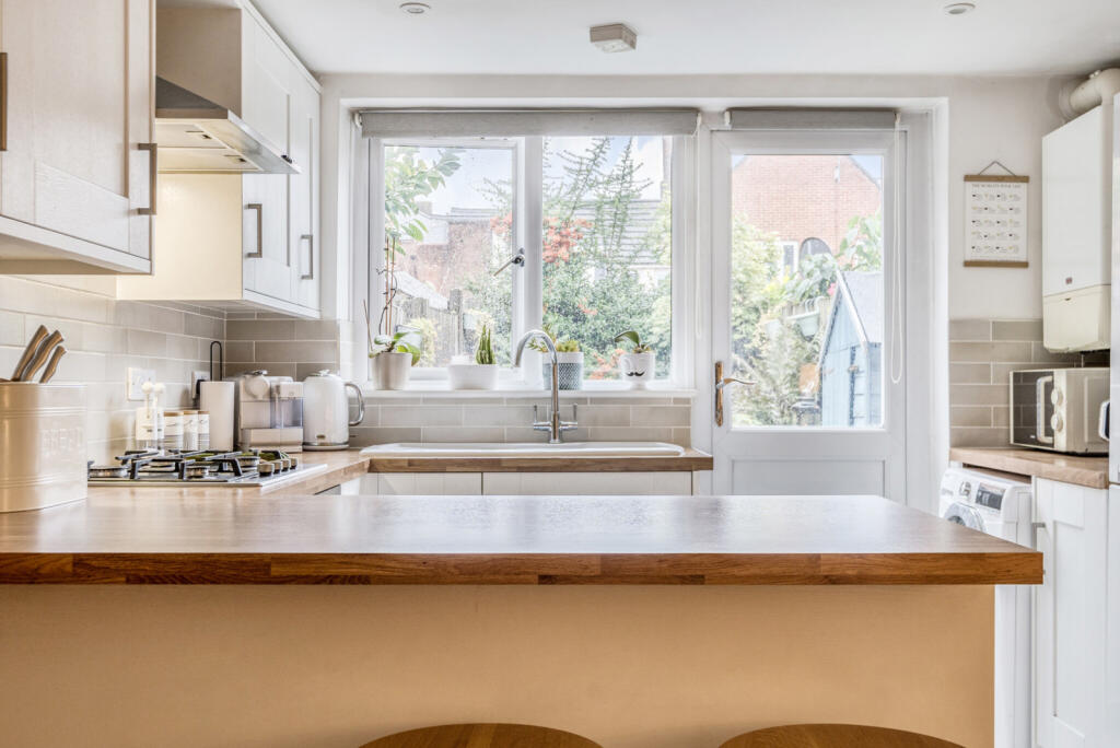 1346683-12-68c144...