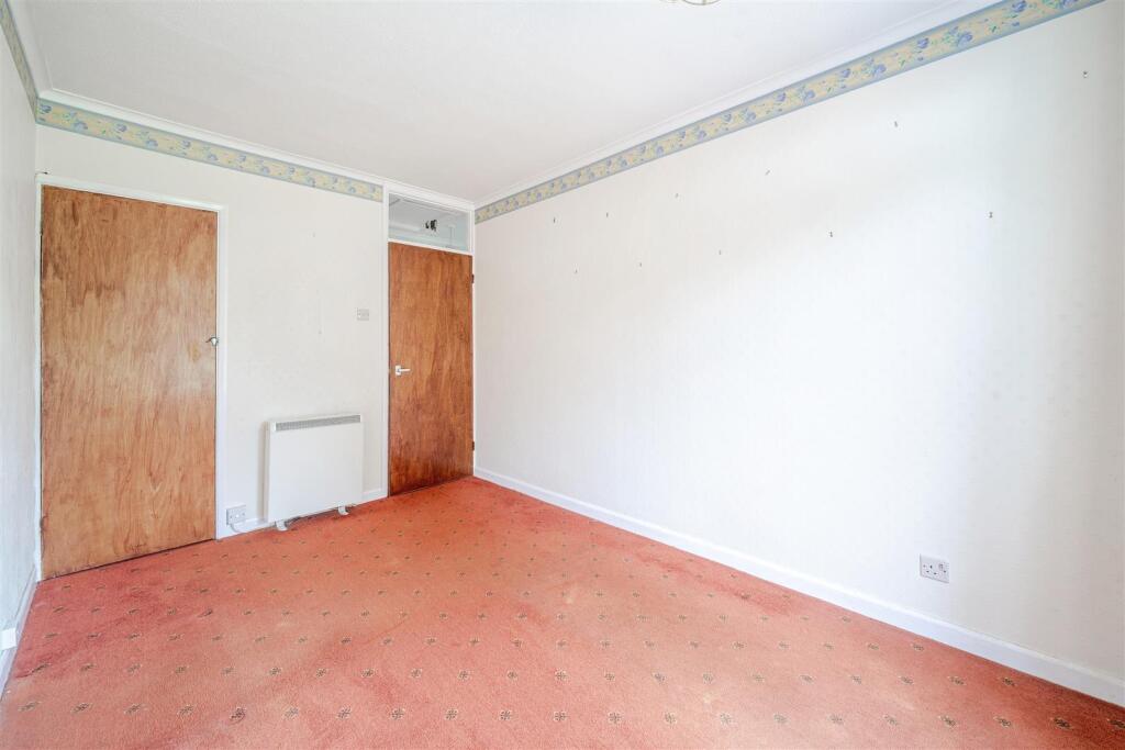 15 Simons Walk, Pattishall (19).jpg