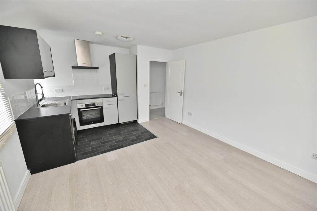 Open PLan Lounge/Kitchen