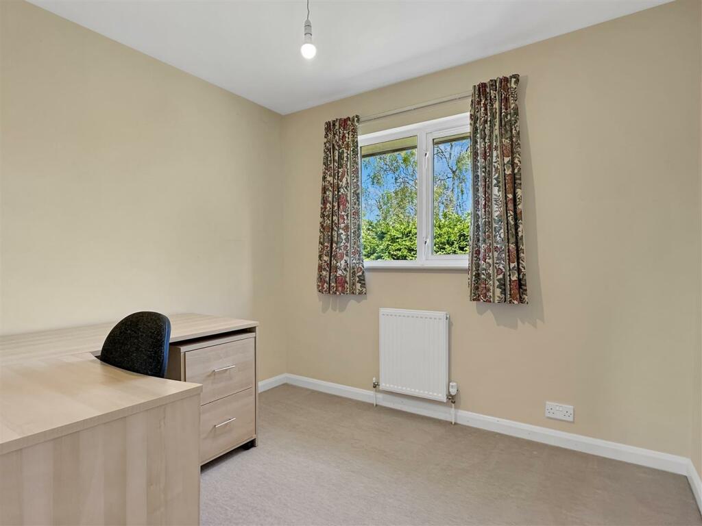 bedroom 4.jpg