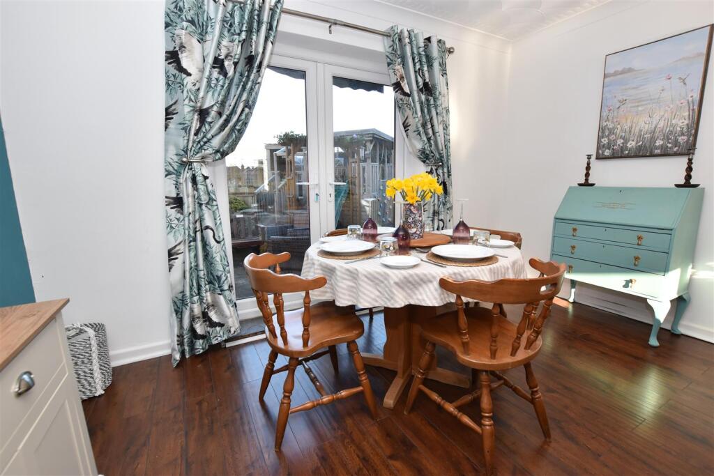 Dining Area.JPG
