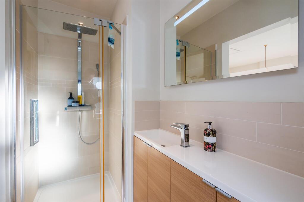 En Suite Shower Room